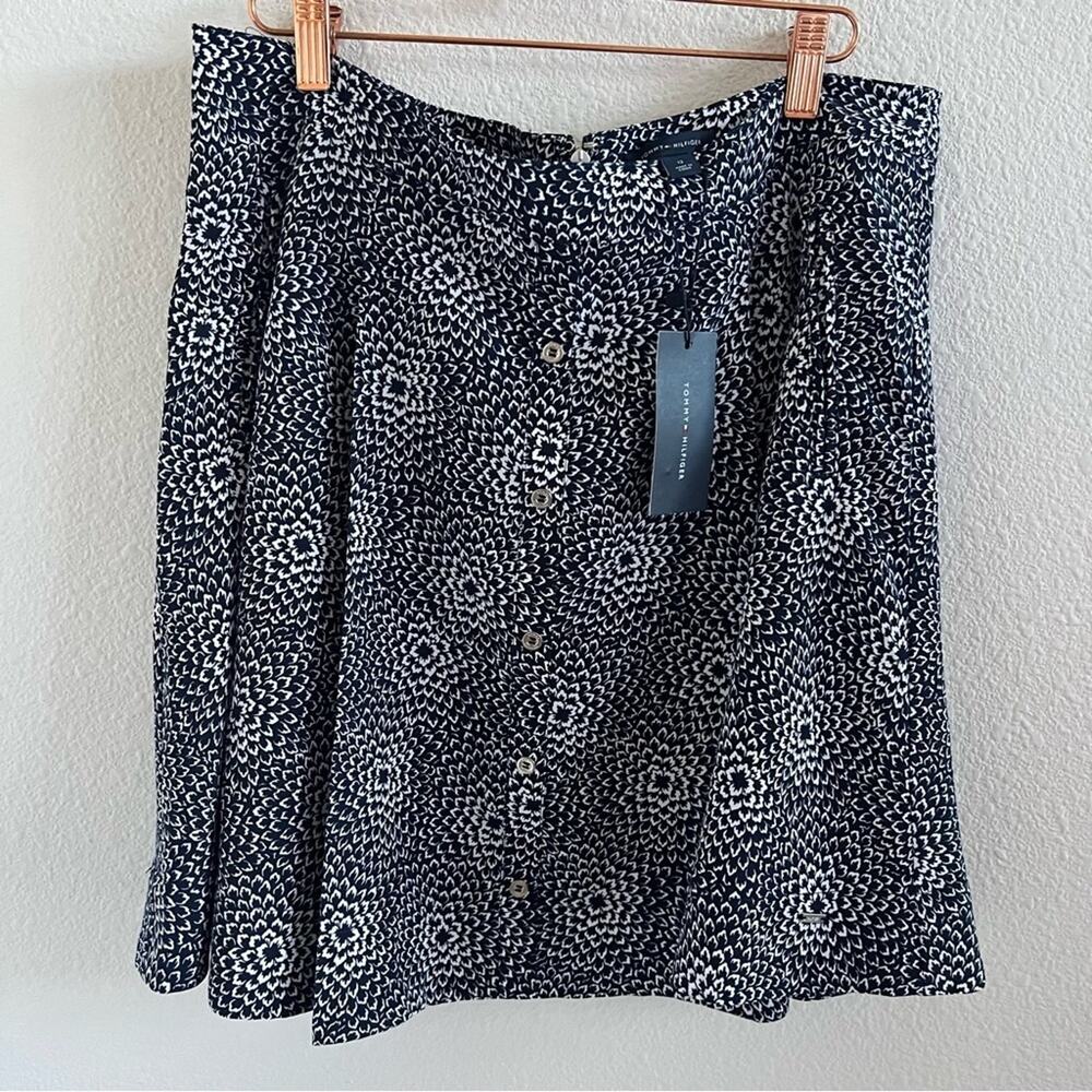 NWT Tommy Hilfiger Pleated Navy Abstract Floral Skirt 12